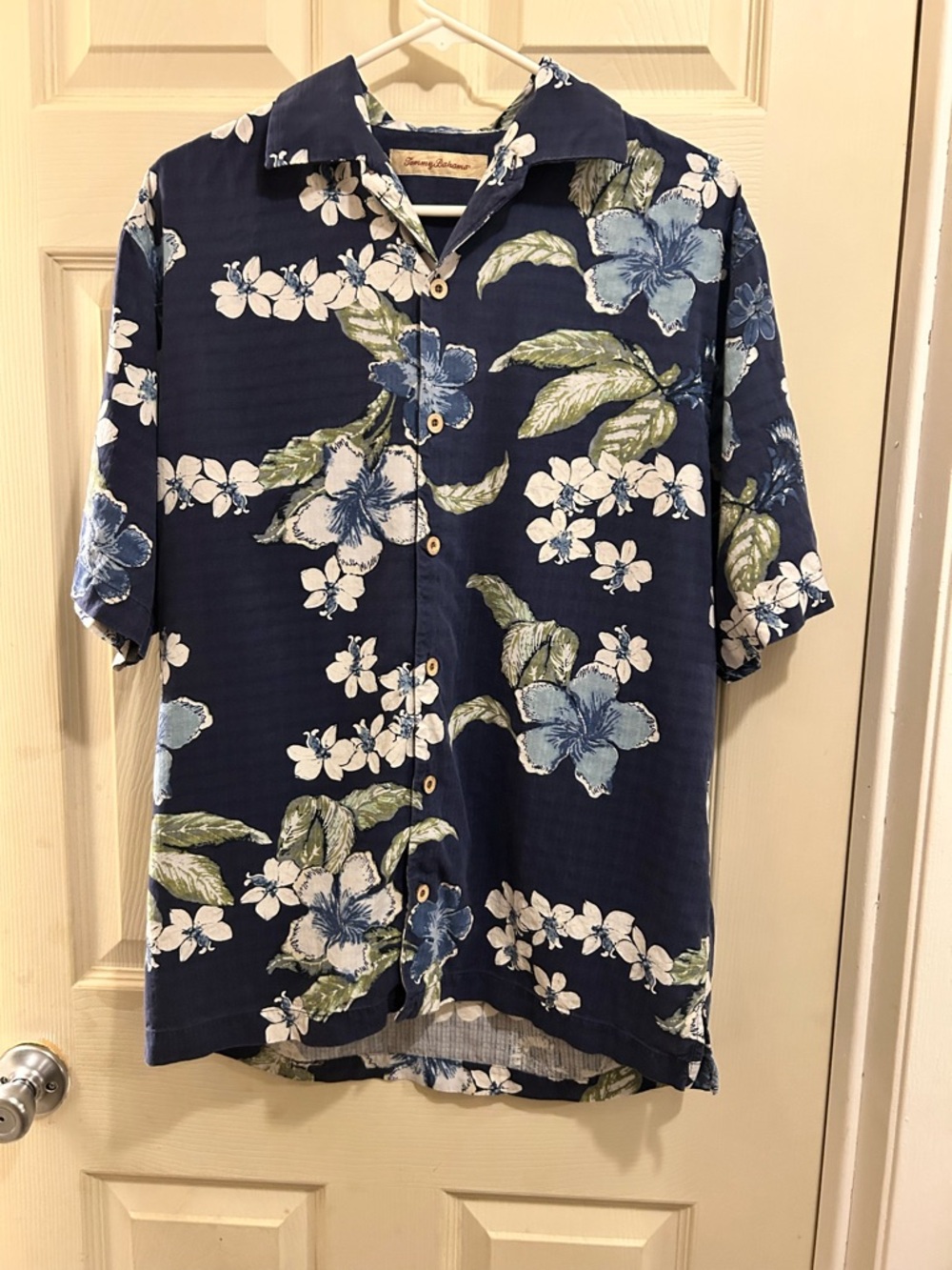 Tommy Bahama Navy Floral Camp Collar Button-Down Shirt- size medium